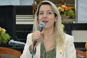 Dra. Alessandra Brognara, diretora da seccional Leste do CRF-SP