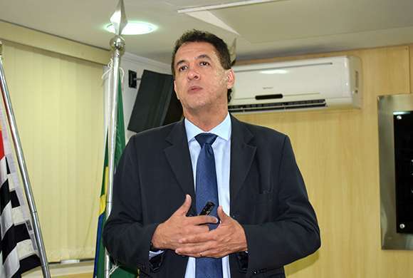 Dr. Gustavo Alves