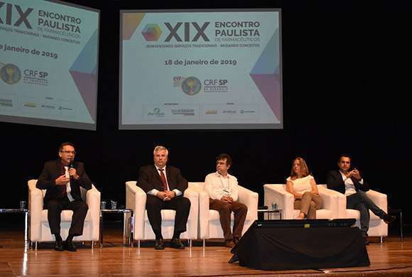 Mesa de debates do XIX Encontro Paulista de Farmacêuticos