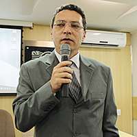 Dr. Marcos Machado