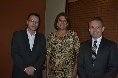 Dr. Marcos Machado, dra. Maely Peçanha Fávero Retto e dr. Marcelo Polacow
