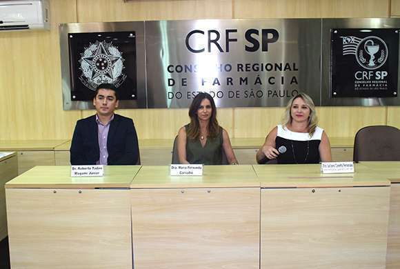 Dr. Roberto Tadao, Dra. Maria Fernanda Carvalho e Dra. Luciana Canetto