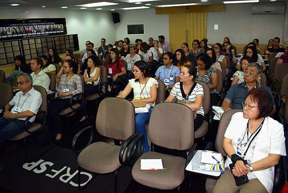 Público no plenário do CRF-SP durante o Seminário Cromatografia Líquido
