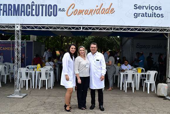 Dra. Danyelle Marini, diretora-tesoureira do CRF-SP, Dra. Luciana Canetto, secretária-geral e Dr. Marcos Machado, presidente do CRF-SP