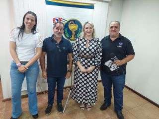 Representantes do CRF-SP com a equipe da Vale TV de Barretos