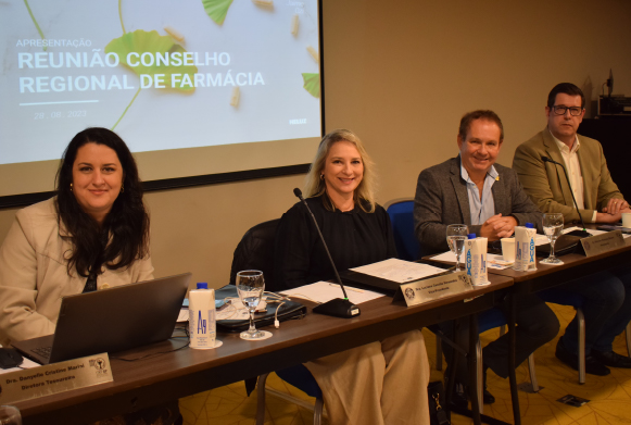 Diretoria do CRF-SP: Dra. Danyelle Marini, Dra. Luciana Canetto, Dr. Marcelo Polacow e Dr. Adriano Falvo
