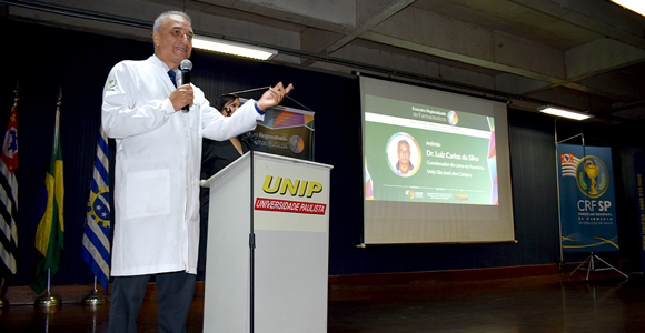 Dr. Luiz Carlos da Silva, coordenador do curso de Farmácia da Unip - São José dos Campos 