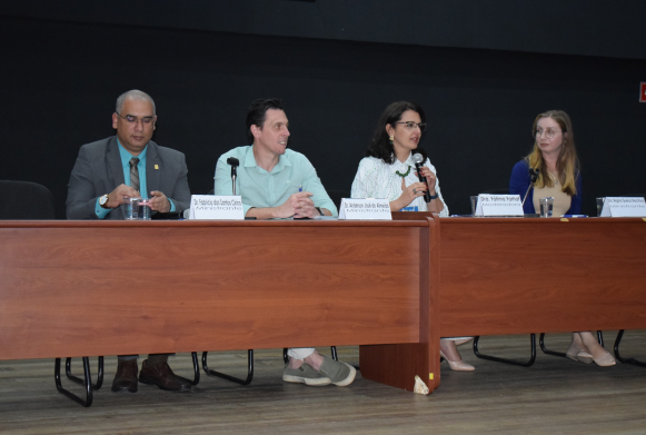 Dr. Fabrício dos Santos Cirino, Dr. Anderson José de Almeida, Dra. Fátima Farhat e Dra. Regina Queiroz Machtura