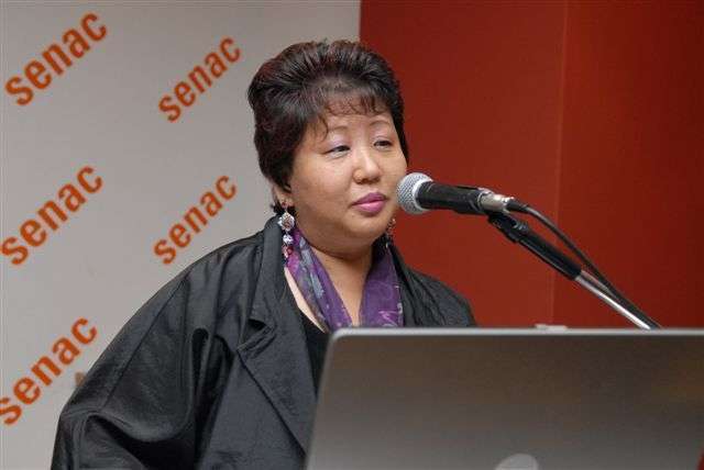 Dra. Margarete Akemi durante abertura do evento