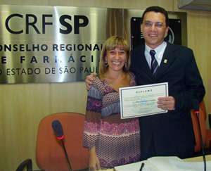 Dr. Marcos Machado Ferreira, eleito conselheiro, e a presidente dra. Raquel Rizzi