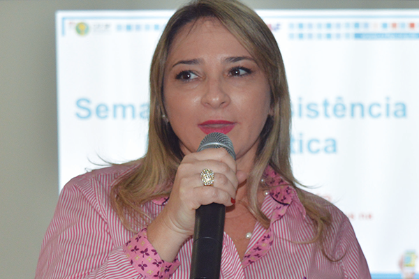 Dra. Luciana Canetto: “Farmacêutico contribui com a melhora da qualidade de vida da população”