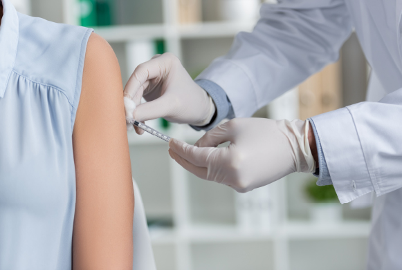 Sancionada lei que define regras para vacinação humana em estabelecimentos privados