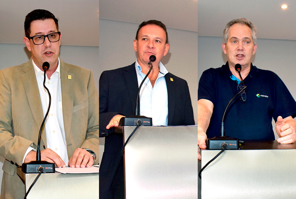 Dr. Adriano Falvo (secretário-geral do CRF-SP); Dr. Marcelo Polacow (presidente do CRF-SP); e Dr. Edison Tamascia (presidente da Febrafar)