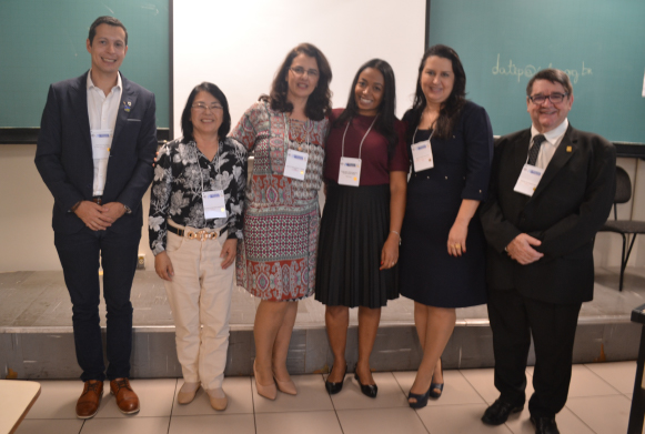 Ministrantes do Simpósio Farmácia em D.M.: Dr. Paulo Caleb, Dra. Nilsa Wadt, Dra. Fatima Farhat. Dra. Stephanie Viana, Dra. Danyelle Marini e Dr. José Vanilton de Almeida