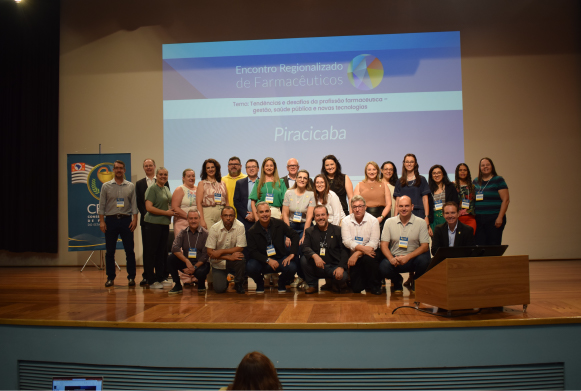 Voluntários e colaboradores do CRF-SP presentes no evento