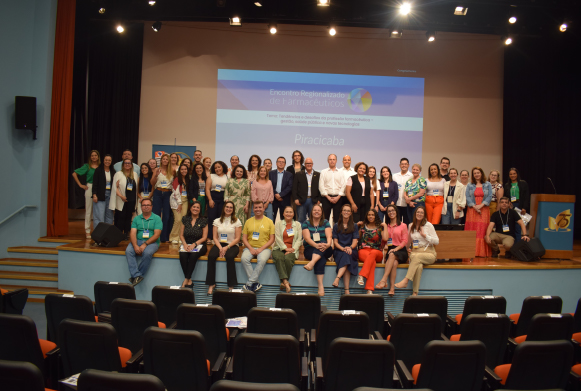 Participantes do Encontro Regionalizado de Farmacêuticos de Piracicaba